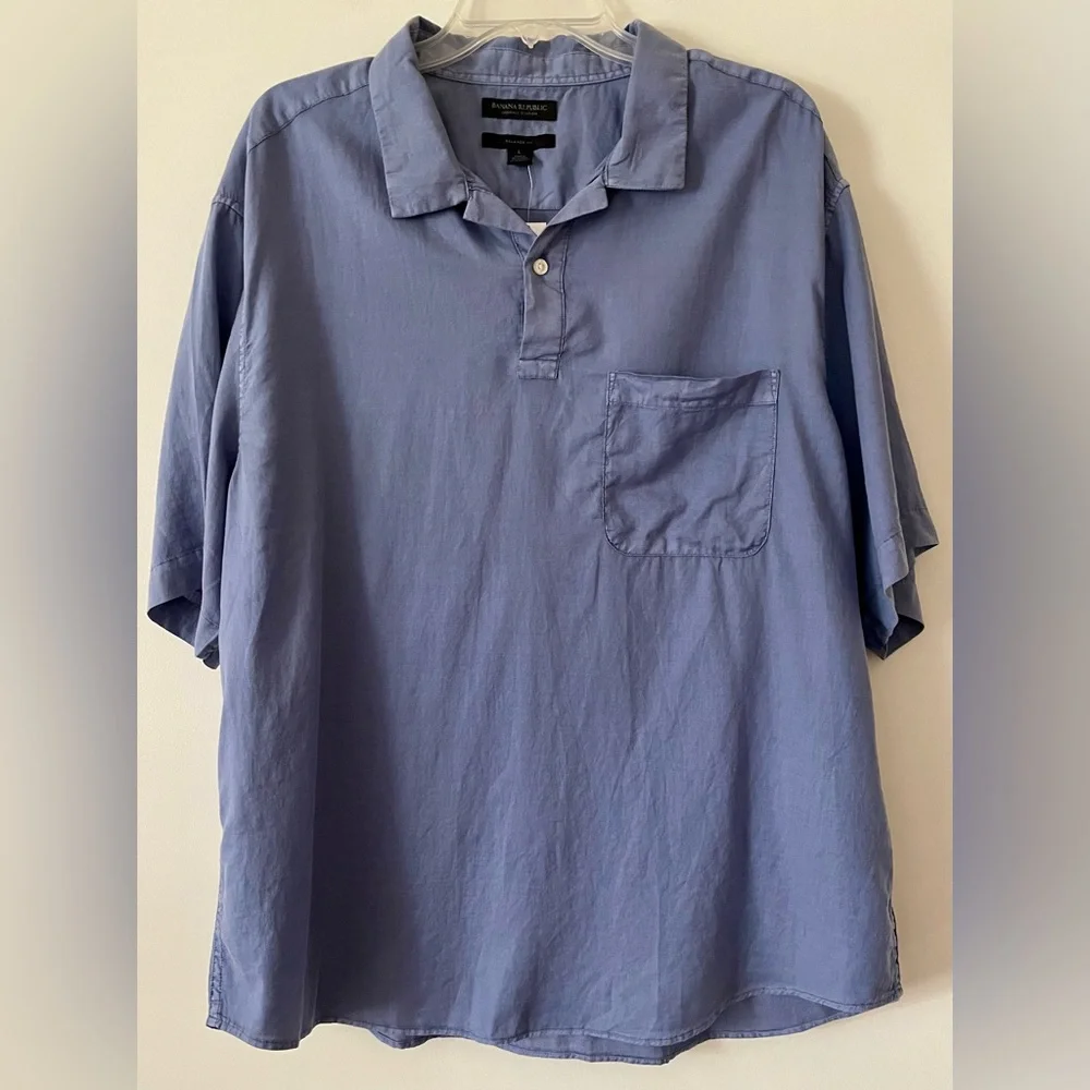 Banana Republic Men’s Size L Blue Short Sleeved Collared Loose Fitting Shirt